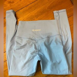 Light blue leggings